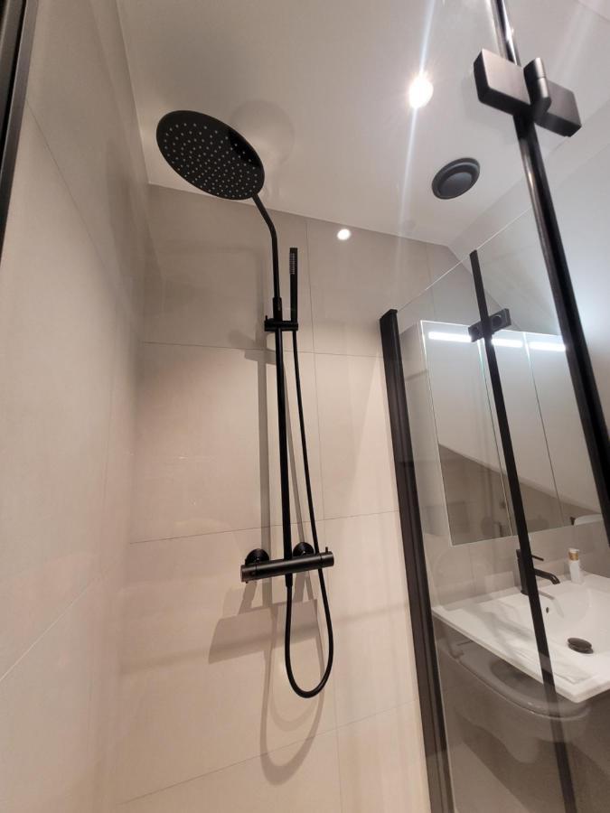 Single Elegant Room I Sentrum- Sea View Alesund Luaran gambar