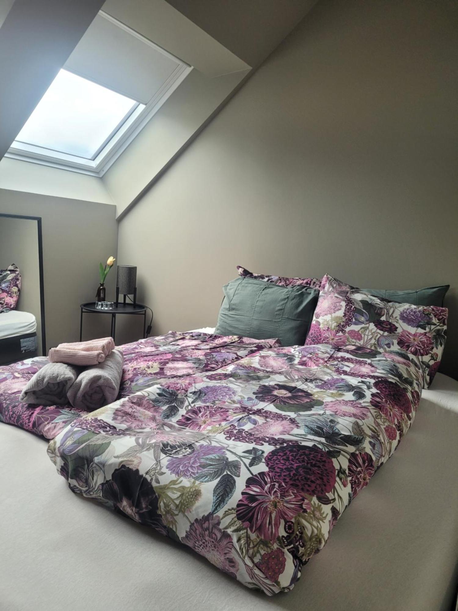 Single Elegant Room I Sentrum- Sea View Alesund Luaran gambar